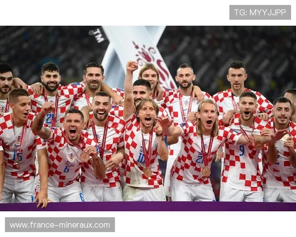 克罗地亚勇夺世界杯亚军，展现球队凝聚力与比赛精神
