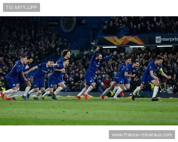 切尔西防线磨合仍不稳定,对英超竞争格局产生阶段性影响 切尔西防线磨合仍不稳定,对英超竞争格局产生阶段性影响