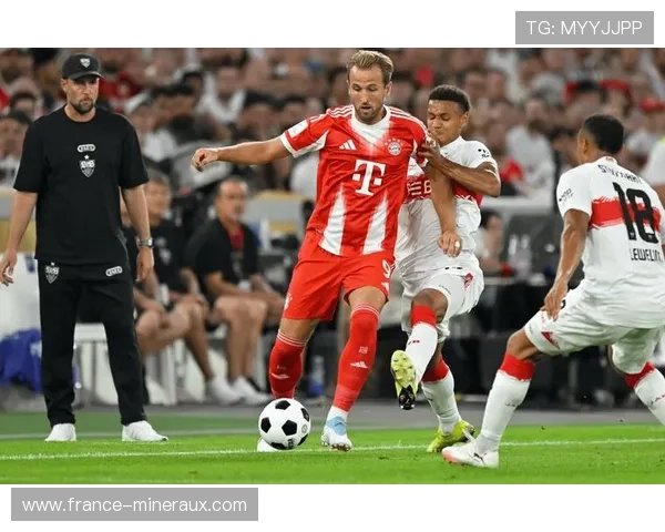 拜仁慕尼黑高位逼抢战术失效,当前阶段困局显现对球队表现造成挑战 拜仁慕尼黑高位逼抢战术失效,当前阶段困局显现对球队表现造成挑战