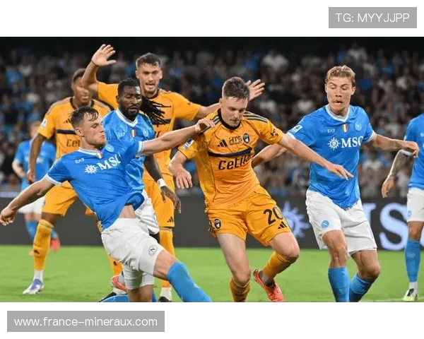 AC米兰防线问题持续显现,定位混乱与回防节奏难题对球队稳定性形成制约 AC米兰防线问题持续显现,定位混乱与回防节奏难题对球队稳定性形成制约