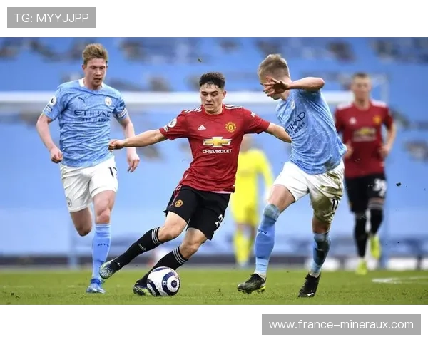 曼城进攻聚焦中路，边路隐患逐步显现影响攻防平衡