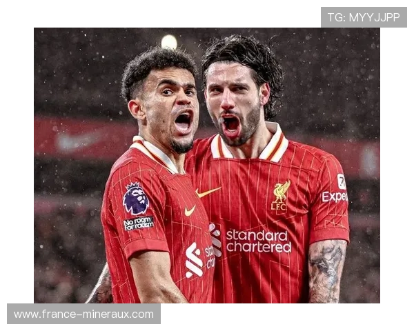 巴黎圣日耳曼的战术困境:巨星堆积却难掩争冠道路上的致命软肋 巴黎圣日耳曼的战术困境:巨星堆积却难掩争冠道路上的致命软肋