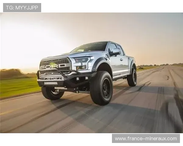 皮克这豪车阵仗，普通人路过都得多看两眼是来开派对的吗？